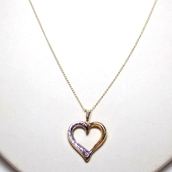 10k Solid Yellow Gold Chain With 10k White & Yellow Gold Heart Pendant Necklace - Picture 1 of 5